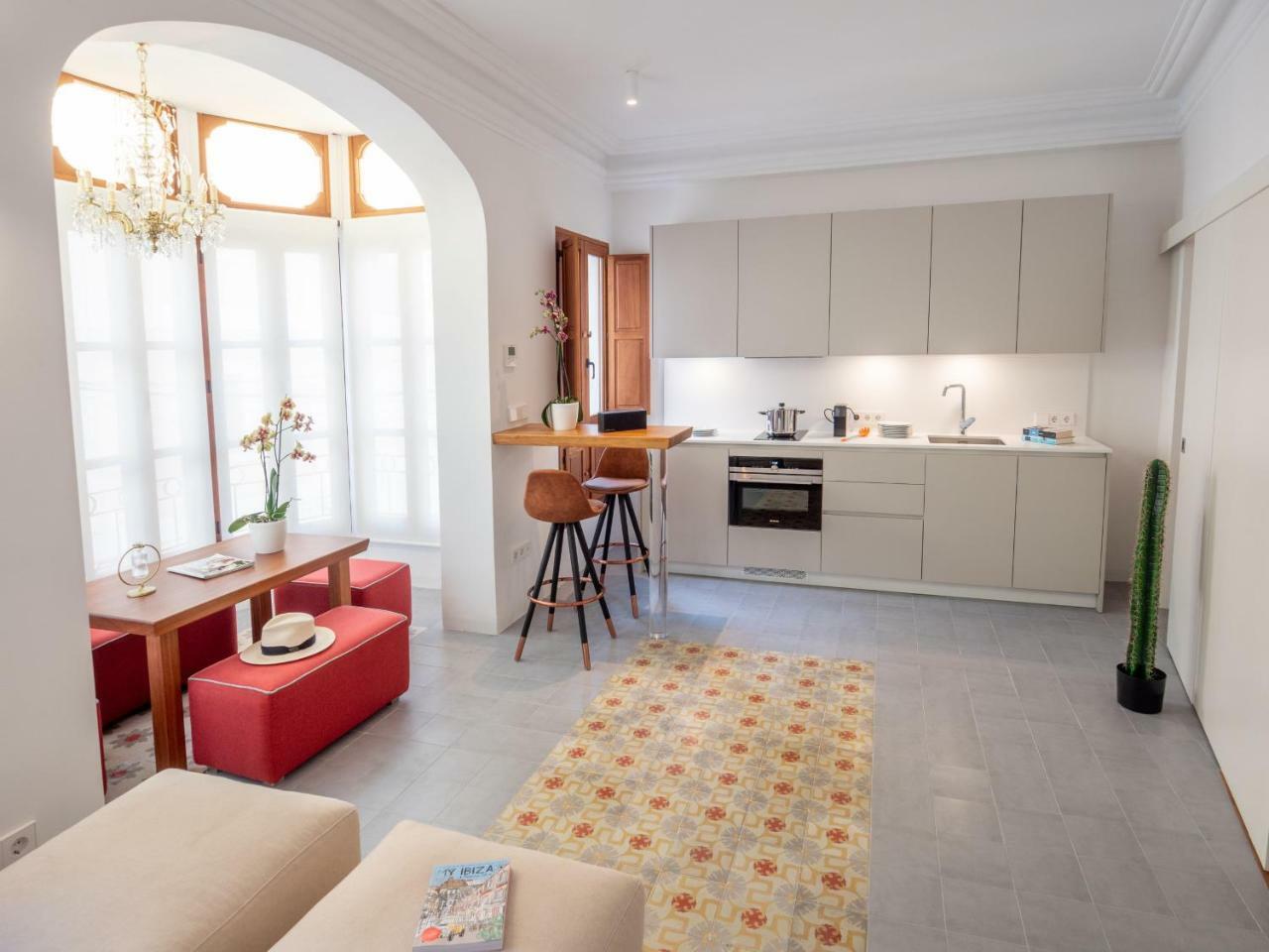 Es Palauet Brandnew One Suite Apartment In Ibiza Center Buitenkant foto